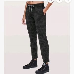LULULEMON On the Fly camo pants drawstring